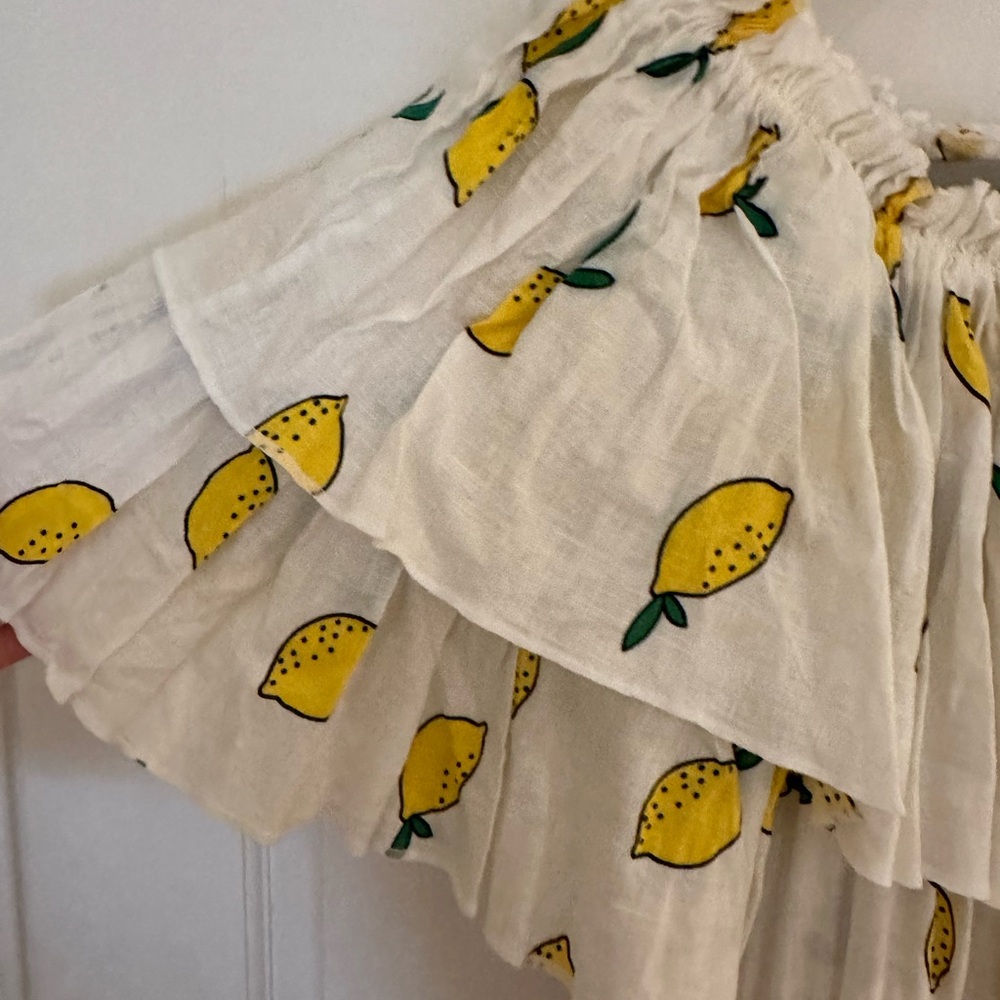 Gil Hurgel lemons dress off the shoulder - Picture 9 of 13